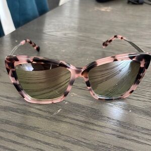 Stylish Pink Tortoise Shell Sunglasses